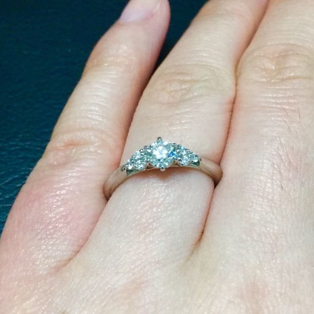 【銀座ダイヤモンドシライシの口コミ】 着け心地の良さとデザインの可愛さが一番の決め手でした。たくさん試着し…