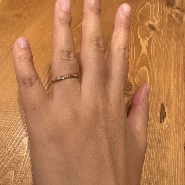 【銀座ダイヤモンドシライシの口コミ】 婚約指輪のダイヤモンドがとても綺麗だったので、結婚指輪にもダイヤモン…