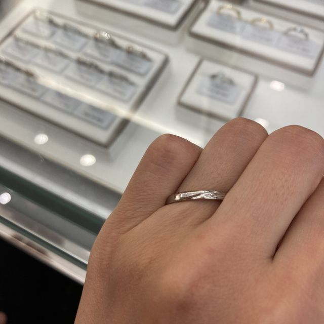 【アイプリモ(I-PRIMO)の口コミ】 シンプルな指輪がいいと思いアイプリモのお店を選びました。自分の手の形…