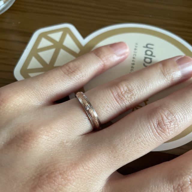 【eduard G. fidel(イージーエフ)の口コミ】 他にないオリジナルなデザインです。幅が結構あるので、着けた時に違和感…