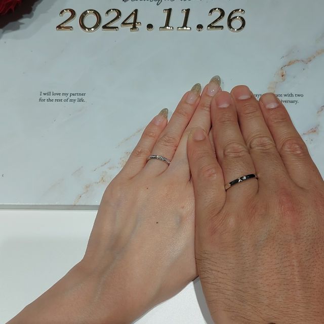 【ラザール ダイヤモンド(LAZARE DIAMOND)の口コミ】 キラキラしたゴージャスな指輪を探し
6店舗程まわりましたが
この指輪が一…