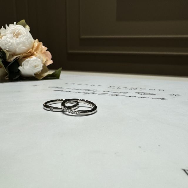 【ラザール ダイヤモンド(LAZARE DIAMOND)の口コミ】 シンプルなデザインで探していましたが
シンプルな上に、ダイヤを七色さを…