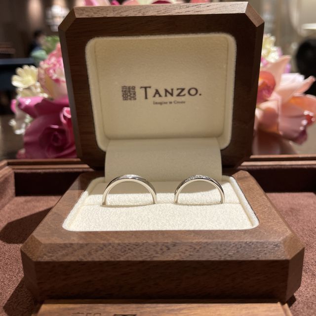 【TANZO.(鍛造指輪)の口コミ】 2人の好みの形(平打ちや指輪の幅など)があるものの、どこかペア感は出した…