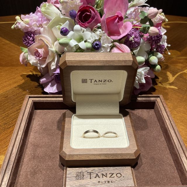【TANZO.(鍛造指輪)の口コミ】 シンプルながらもデザインのある指輪を作成でき、非常によかったです。
ま…