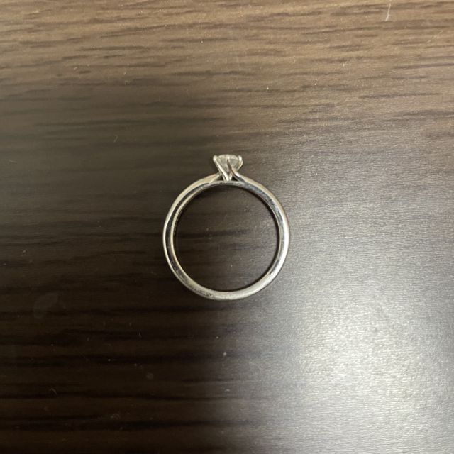 【アイプリモ(I-PRIMO)の口コミ】 爪の形がダイヤが綺麗に見えるものを提案してもらいました。指輪のリング…