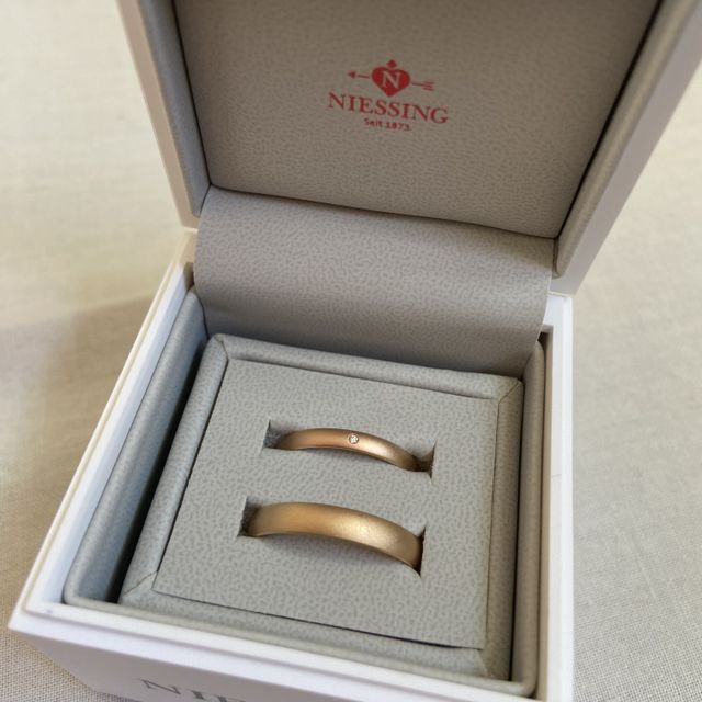 【NIESSING(ニーシング)の口コミ】 シンプルでマットな質感の指輪を探していました。
色々試着させてもらいま…