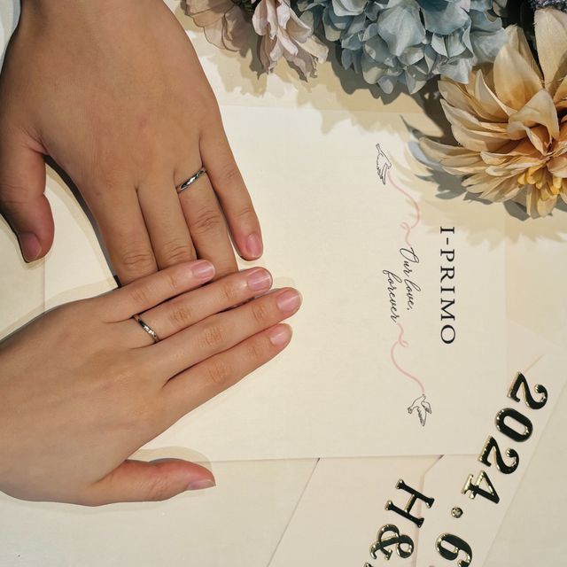 【アイプリモ(I-PRIMO)の口コミ】 シンプルなデザインですが、少しウェーブが入っており、デザインもされて…