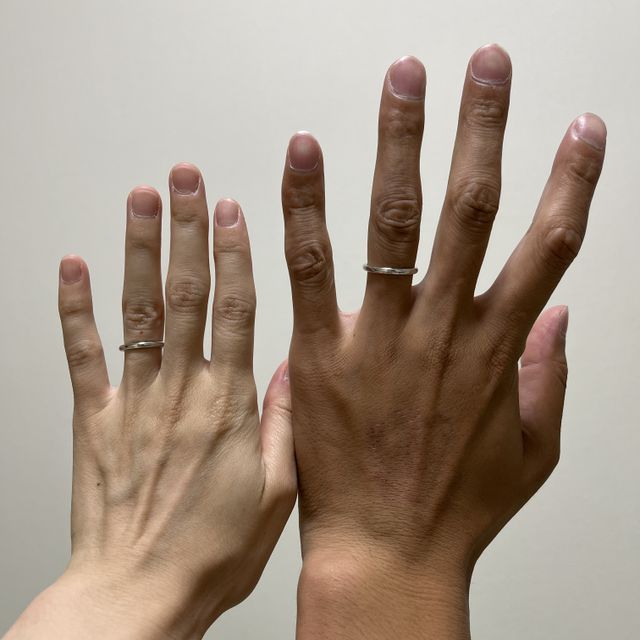 【銀座ダイヤモンドシライシの口コミ】 本当にシンプルなデザインを求めていたので、こんなシンプルで細い指輪に…