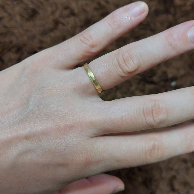 【agete(アガット)の口コミ】 クラシカルなデザインで、二人一緒に一目惚れだったので、この指輪に決め…