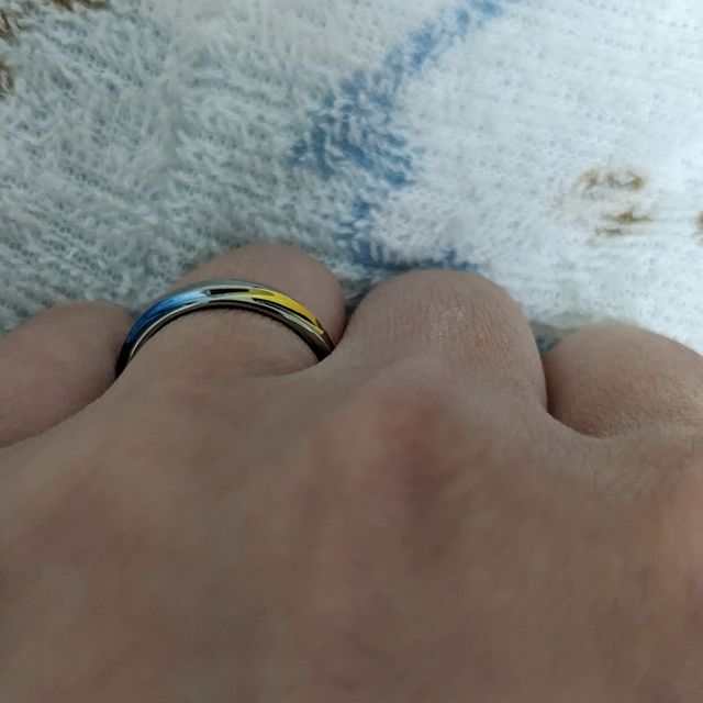 【SORA(ソラ)の口コミ】 緩やかなウェーブリングで、ウェーブに沿って色が入っています。カラー部…