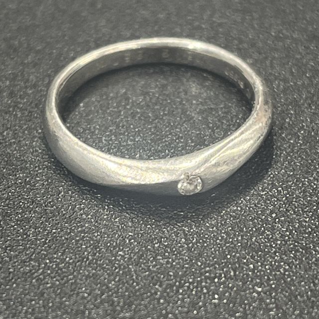 【4℃ BRIDAL(ヨンドシーブライダル)の口コミ】 デザインがシンプルでありながら、ダイヤが1粒ついているので品もあって良…