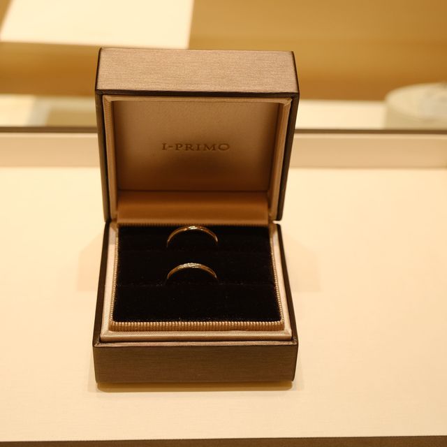 【アイプリモ(I-PRIMO)の口コミ】 2人の指の形にはストレートが似合うということで、自分たちの好みとも合致…