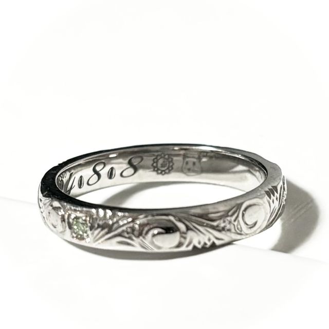 【Antille(アンティール)の口コミ】 　私自身、女性らしいデザインがあまり得意な方では無いので柄を全面に掘…