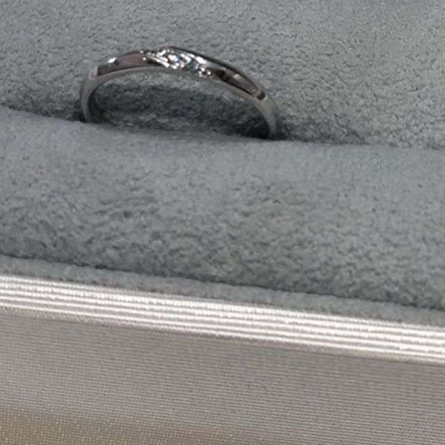 【CAFERING(カフェリング)の口コミ】 Lumiere(リュミエール)、「幸せヘと続く光」という指輪で、素材はプラチナ…