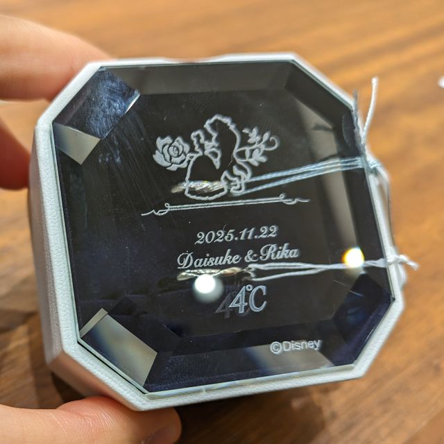 【4℃ BRIDAL(ヨンドシーブライダル)の口コミ】 美女と野獣が好きだったのと、Vのデザインが手が綺麗に見えてよかった。今…