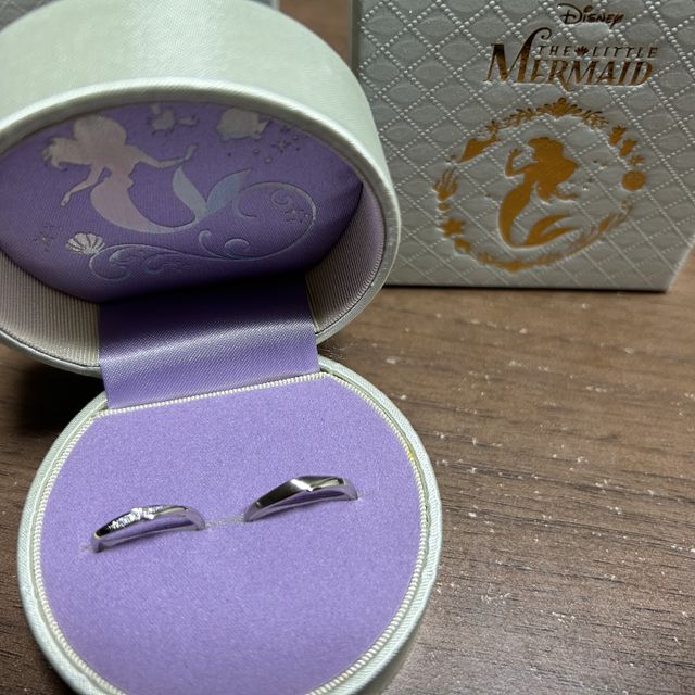 【Disney The Little Mermaid（ディズニー リトル・マーメイド）の口コミ】 リトルマーメイドとのコラボともあり、デザインが海の波のようなデザイン…
