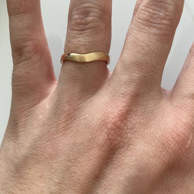 【TANZO.(鍛造指輪)の口コミ】 フルオーダーでデザインの選択範囲が広いため、好みに応じた指輪を作るこ…