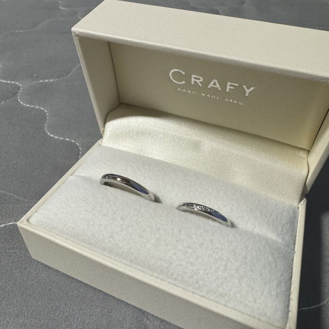 【CRAFY(クラフィ)の口コミ】 金属アレルギーがある事を説明した所、オススメされたPT950を選択し、長く…