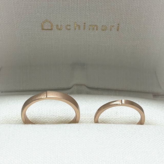 【uchimari(ウチマリ)の口コミ】 【指輪のデザインについて】
多種多様で、パートナーとたくさん話し合い納…