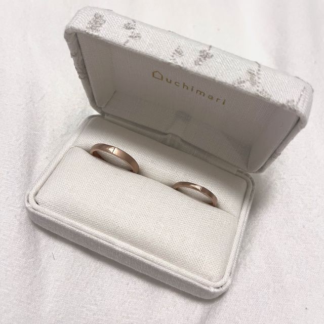 【uchimari(ウチマリ)の口コミ】 【指輪のデザインについて】
多種多様で、パートナーとたくさん話し合い納…