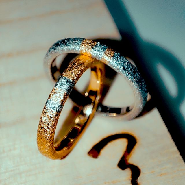 【ichi(イチ)の口コミ】 デザインを自分たちで考えてオーダーさせていただきました。
表面の素材感…