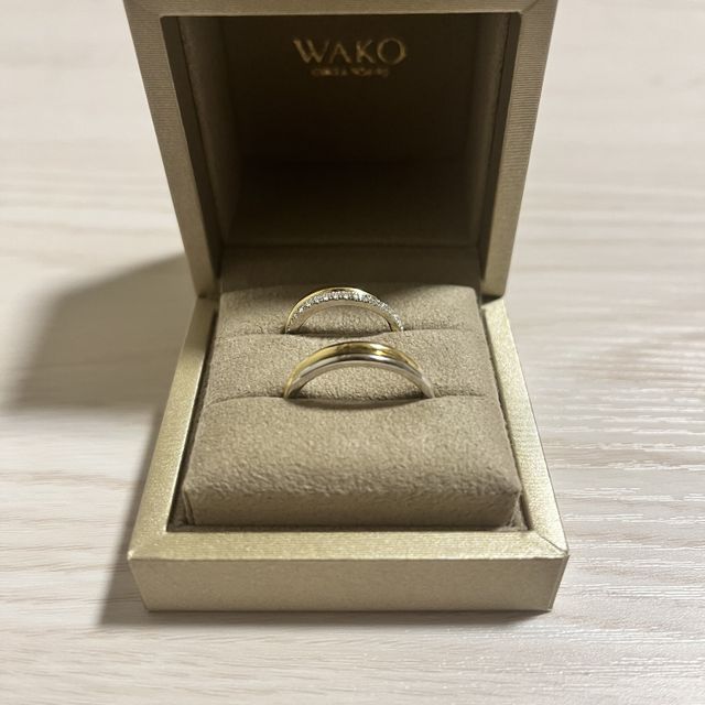 【和光ブライダルブティックギンザの口コミ】 ゴールドの結婚指輪を探していたところ、プラチナとゴールドがクロスした…