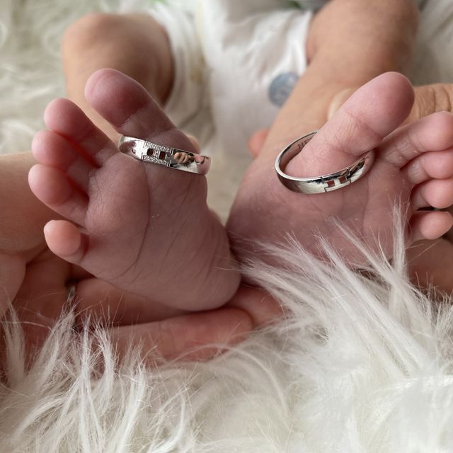 【エルメス(HERMES)の口コミ】 デザインを重視してこの指輪を選びました。指輪幅が4mmと太めですが、夫婦…