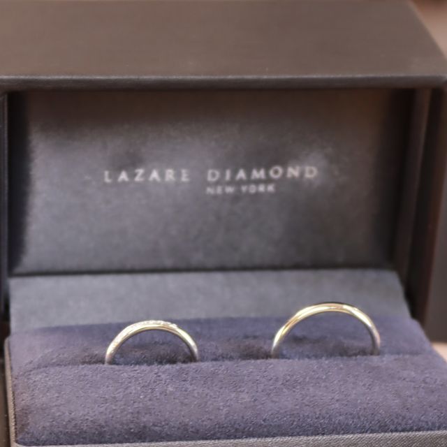 【ラザール ダイヤモンド(LAZARE DIAMOND)の口コミ】 全体的にはシンプルな印象を受けましたが、今後一生身につけていく結婚指…