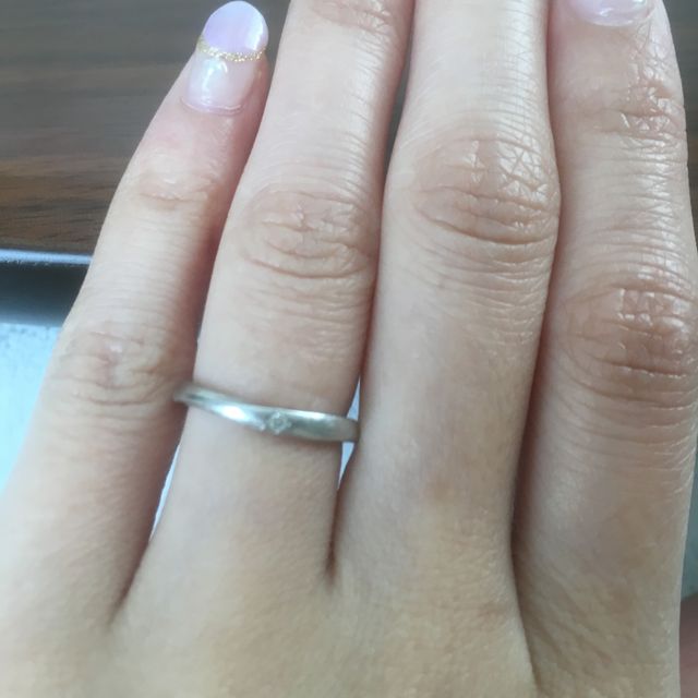 【4℃ BRIDAL(ヨンドシーブライダル)の口コミ】 これから何10年と使うので、歳をとっても指輪に負けることのないよう、シ…