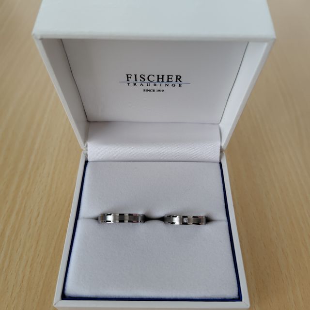 【FISCHER(フィッシャー)の口コミ】 二人で「飽きが来ない、いつまでも付けていられる少し幅広の指輪」をコン…