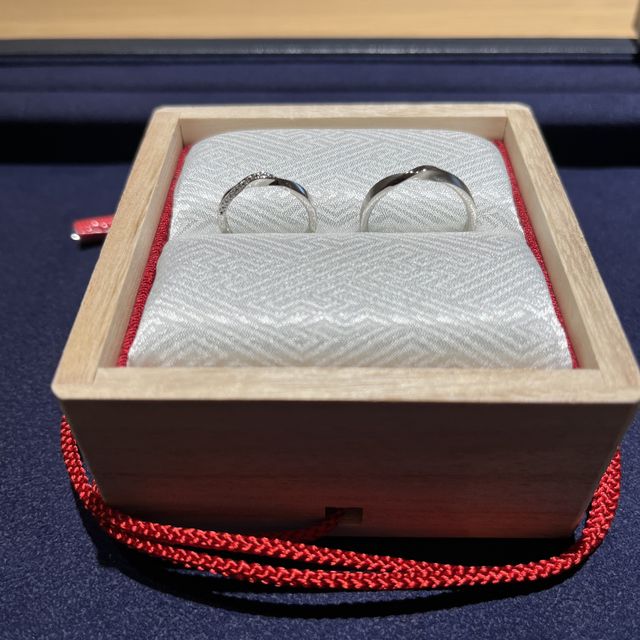 【TOMOE(トモエ)の口コミ】 海外製の特有の派手な光り方がなく、日本風の暖かみを感じられるような輝…