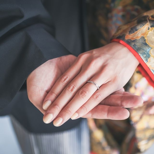 【銀座ダイヤモンドシライシの口コミ】 関節がしっかりしており、根本は細いため、普段から指輪は回りがちな指で…