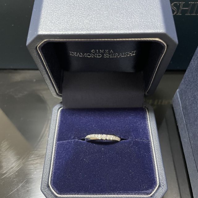 【銀座ダイヤモンドシライシの口コミ】 プラチナなので希少価値も高く、ダイヤモンドがしっかりと一つずつ固定さ…