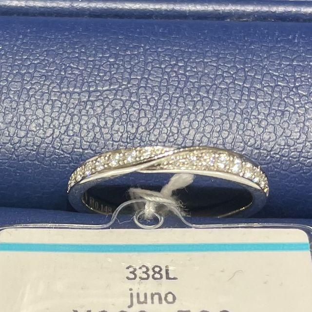 【銀座ダイヤモンドシライシの口コミ】 ダイヤモンドの輝きや
ただのエタニティではなく、プラチナが少し入るデザ…