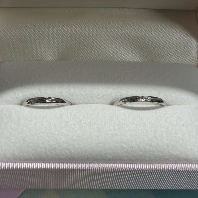 【Petit Marie(プチマリエ)の口コミ】 見た目について
シンプルですがちゃんと女性用の方はちゃんとダイヤも着い…