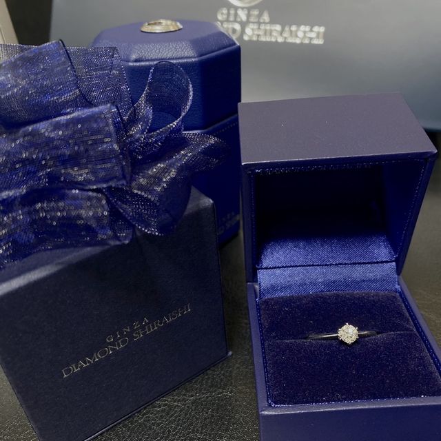 【銀座ダイヤモンドシライシの口コミ】 ダイヤモンドがとにかく綺麗です。
輝きがすごいので喜んで貰えるかと思い…