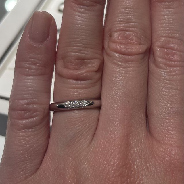 【MIKIMOTO(ミキモト)の口コミ】 ダイヤがついているものの、シンプルなところが気に入りました。
またプラ…