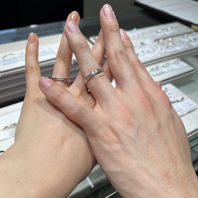 【エクセルコダイヤモンド(EXELCO DIAMOND)の口コミ】 結婚指輪を探し始めたばかりでどういったデザインの指輪がいいか全くこだ…