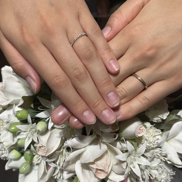 【TANZO.(鍛造指輪)の口コミ】 異なるデザインの指輪ですが、ペアっぽさも感じられる指輪でに仕上げてい…