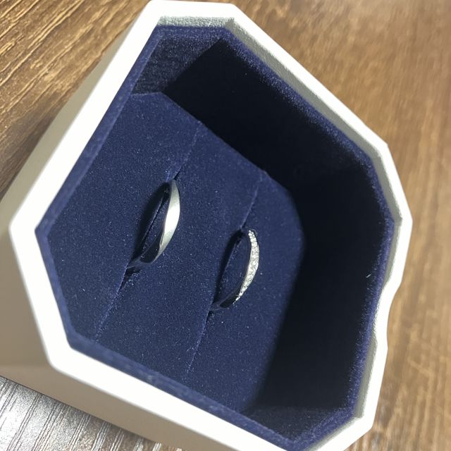 【4℃ BRIDAL(ヨンドシーブライダル)の口コミ】 ダイヤ多めなのが可愛いです！もともともう少しダイヤ少なめを希望してい…