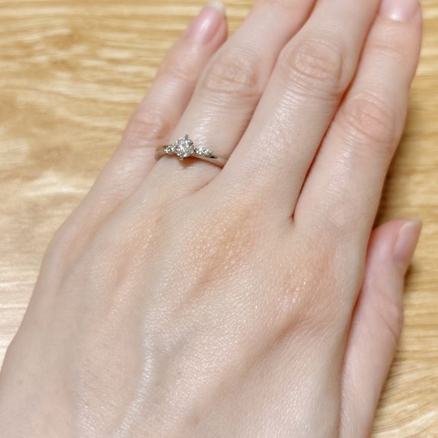 【アイプリモ(I-PRIMO)の口コミ】 メレダイヤのあるデザインで探していました。
こちらは矢座を意味する名前…