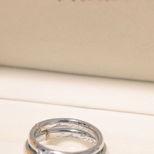 【ケイウノ ブライダル(K.UNO BRIDAL)の口コミ】 イベント性がある純糸結びのデザインにしました。金の糸でお互いの指輪を…