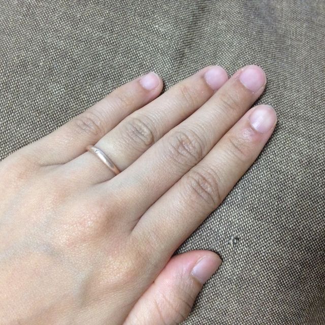 【4℃ BRIDAL(ヨンドシーブライダル)の口コミ】 これから始まる夫婦生活にダメージを与えないような値段でということで、…