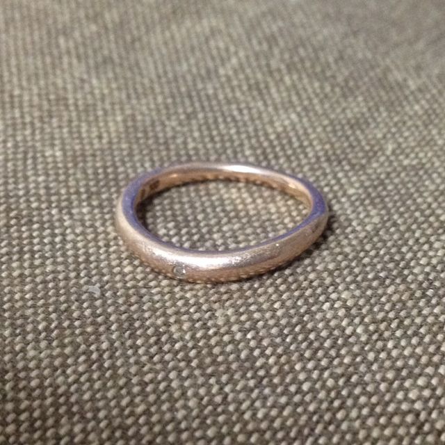 【4℃ BRIDAL(ヨンドシーブライダル)の口コミ】 これから始まる夫婦生活にダメージを与えないような値段でということで、…