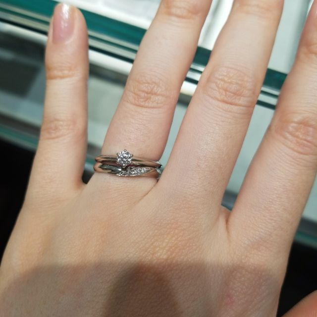 【アイプリモ(I-PRIMO)の口コミ】 およそ10万円でデザイン性ある指輪が買えるため、お手頃であった。同価格…