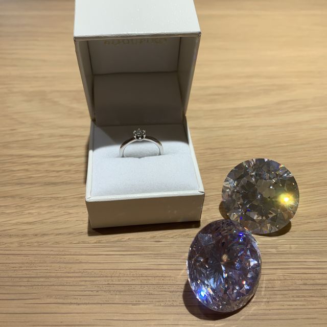 【BIJOUPIKO(ビジュピコ)の口コミ】 大きすぎず、輝きがきれいなダイアがとても魅力的でした。たくさんのダイ…