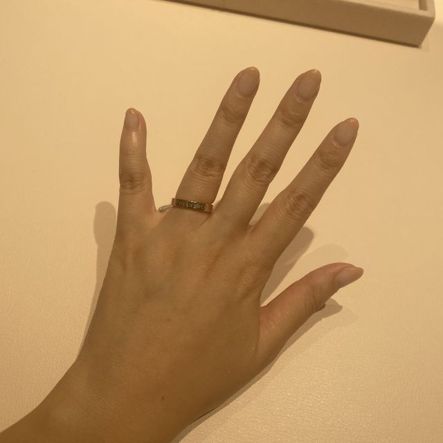 【ティファニー(Tiffany & Co.)の口コミ】 王道のプラチナで、太さも3ミリと太めのデザインでした。もともとずっと付…