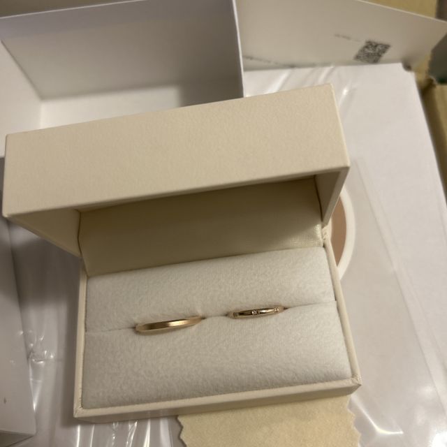 【CRAFY(クラフィ)の口コミ】 シンプルなデザインでしたが、
デザインを自由にできました。
半分でデザ…