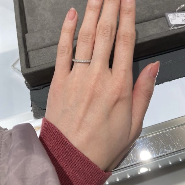 【ティファニー(Tiffany & Co.)の口コミ】 ダイアモンドのエタニティリングが欲しかったので、婚約指輪としてよく選…