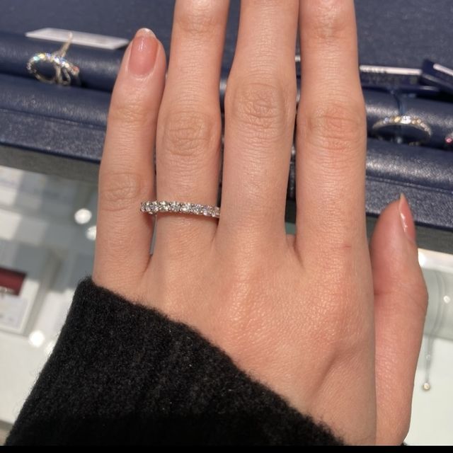 【ROYAL ASSCHER(ロイヤル・アッシャー)の口コミ】 ダイヤモンドのエタニティリングが欲しいと伝えたときにスタッフさんにお…